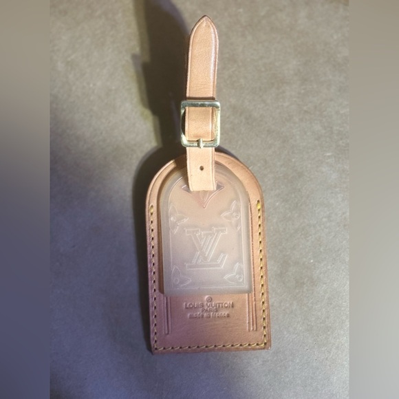 LOUIS VUITTON POIGNET WITH TAG - Picture 2 of 7